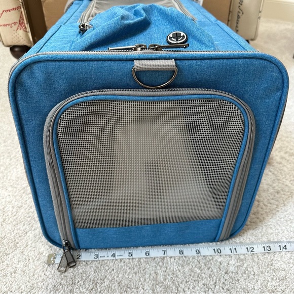 Gapzer Soft Sided Pet Carrier for Large and Medium Pets - Picture 6 of 14